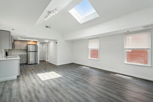 Photo - 146 Nassau St