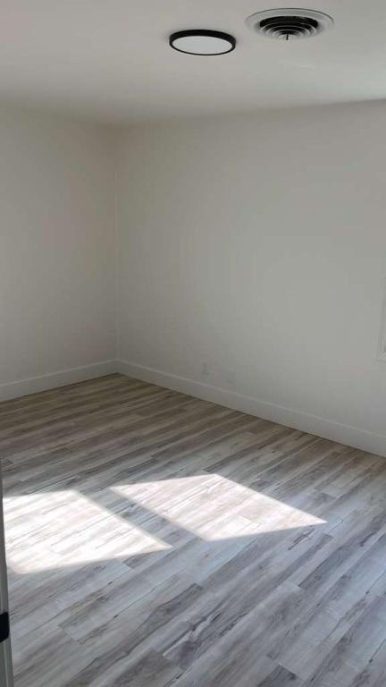 Photo - 107 N Russell St