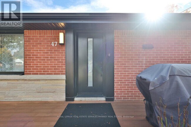 Photo - 47 Castlefield Dr