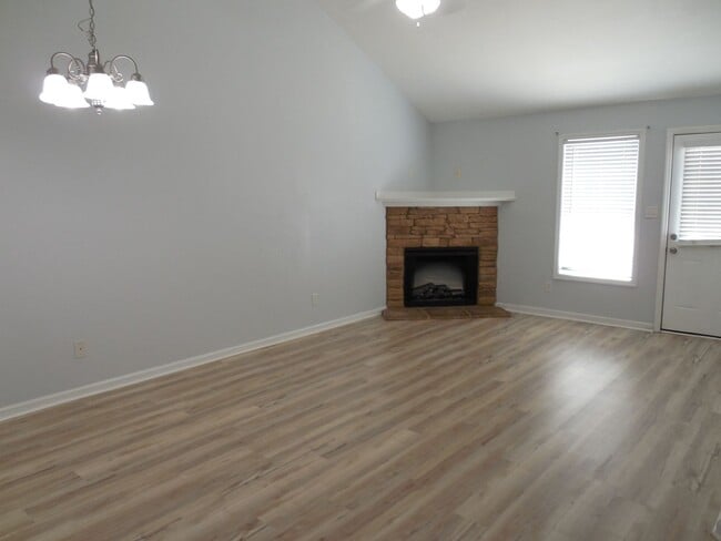 Photo - 420 Northrop Pl