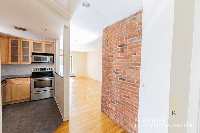 Photo - 96 Gainsborough St Unidad 206A