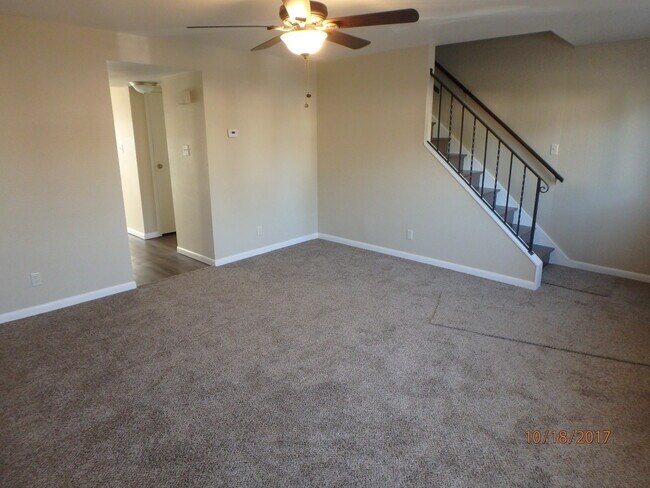 Photo - 524 Adrian Ct