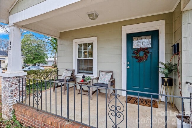 Photo - 421 Annafrel St