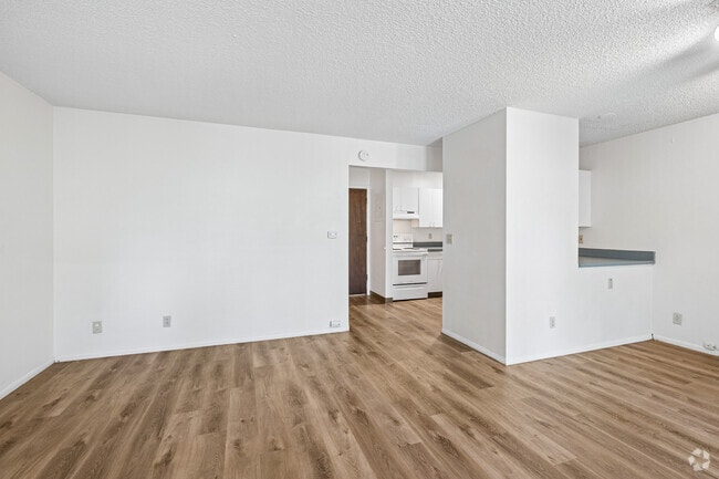 2 habitaciones, 1 baño - 1200 pies cuadrados - Sala de estar