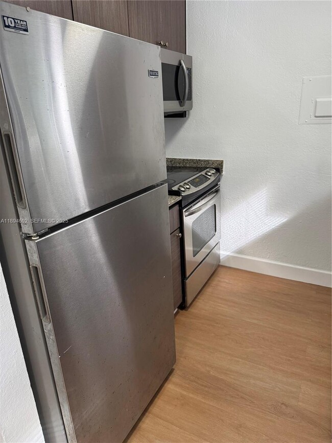 Photo - 180 NE 71st St Unidad 5