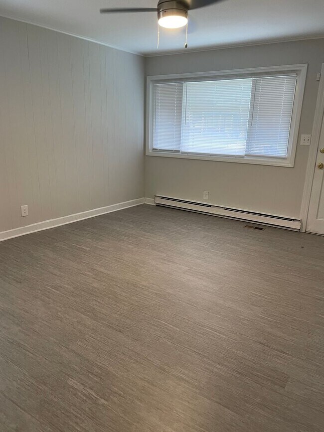 Photo - Updated 3 Bedroom- Convenient to Restaurants, Cone Hospital & Wendover Ave