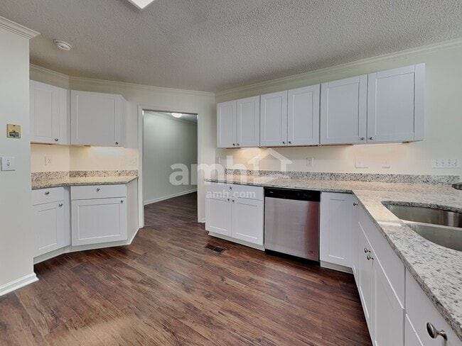 Photo - 5306 Tower Rd