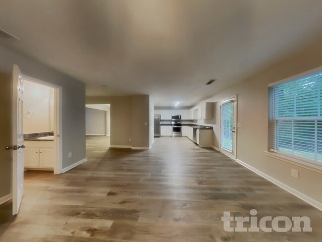 Photo - 613 Amberwood Dr