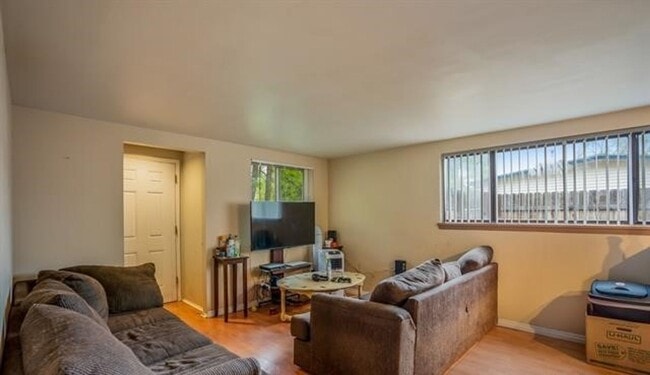 Photo - 1007-1011 E Lincoln Ave Unidad 1011 E Lincoln Avenue