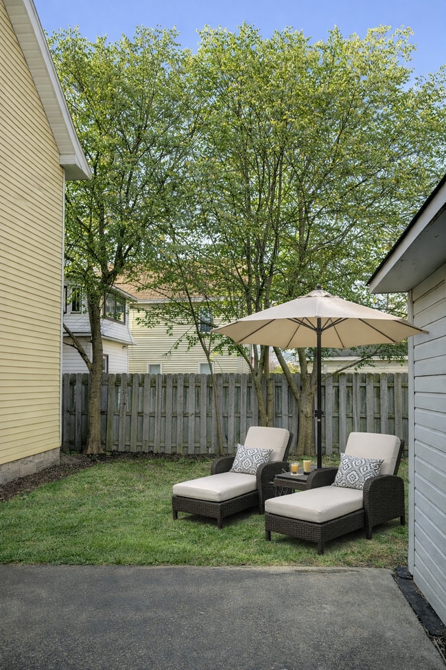 backyard partially fenced - 2041 Elbur Ave Unit Elbur Down