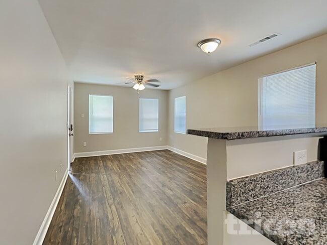 Photo - 5229 Harmon Pl
