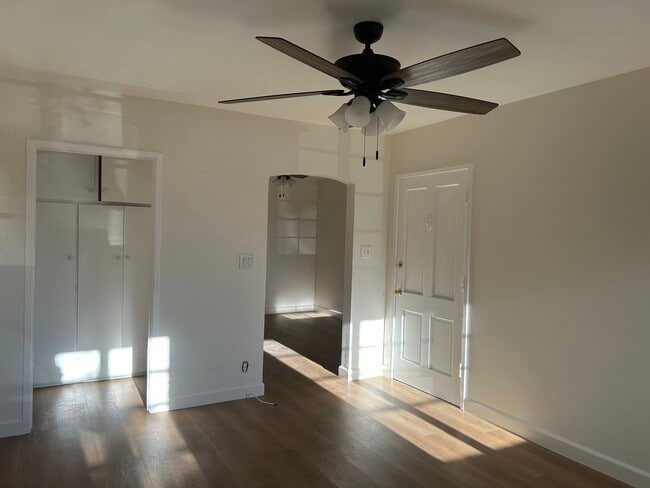 Photo - 1031 E Glenoaks Blvd Unit 1031