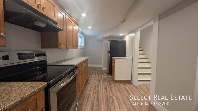 Photo - 46050 Camrose Ave Unit B