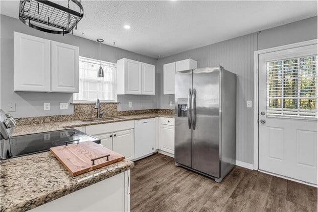 Photo - 68 Summer Oaks Dr