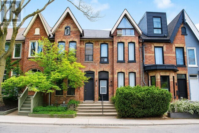 Photo - 177 Logan Ave Unité Upper