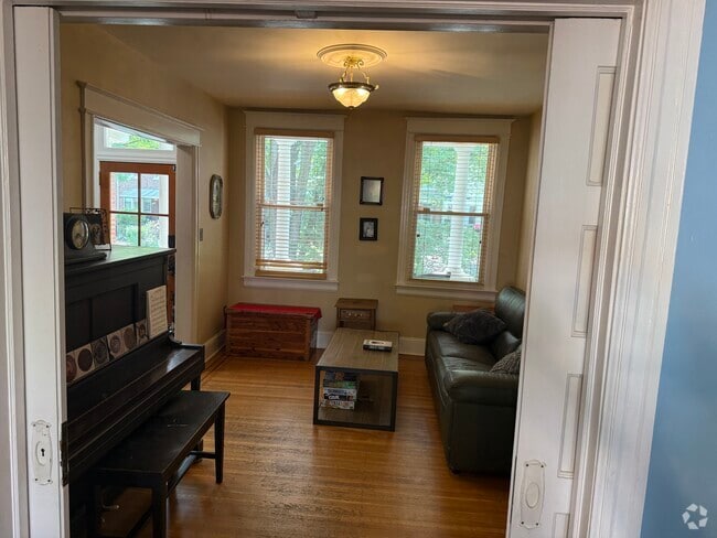 Building Photo - 320 Tennessee Ave NE Rental