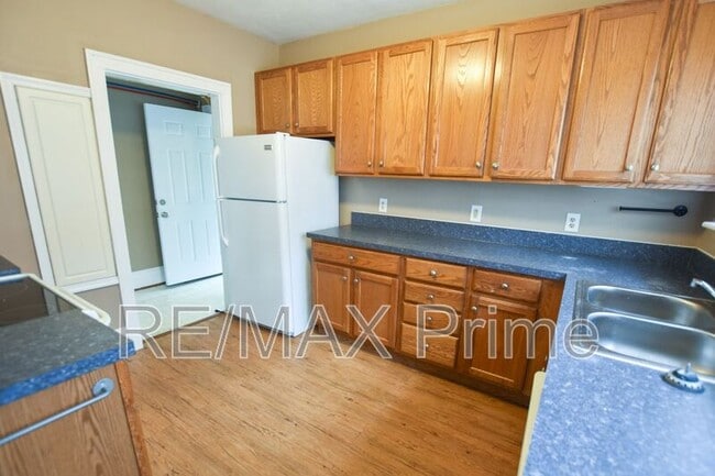 Photo - 201 Park Rd Unit B