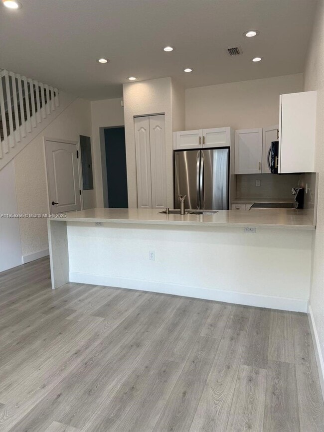 Photo - 705 SW 147th Ave
