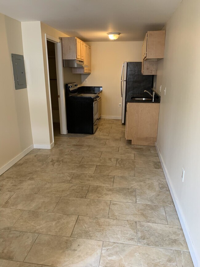 Photo - 385 Dorchester St