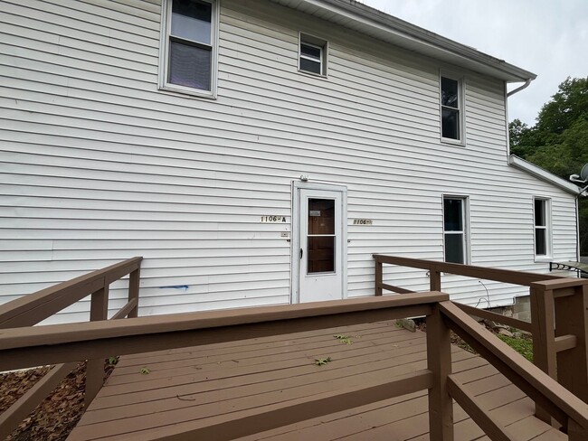 Photo - 1106 Rixon St Unit B