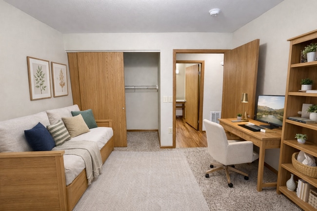 Photo - 1728 W Market St