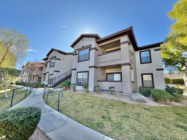 BEAUTIFUL 2 BEDROOM 2 BATHROOM 2ND STORY C... - BEAUTIFUL 2 BEDROOM 2 BATHROOM 2ND STORY C... Casa