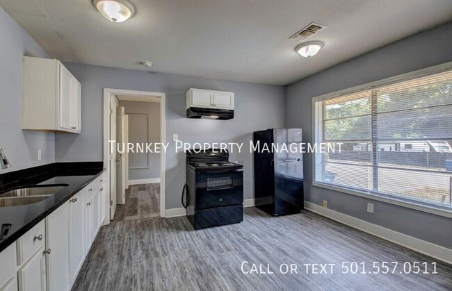 Building Photo - 1502 Sycamore St Unit B