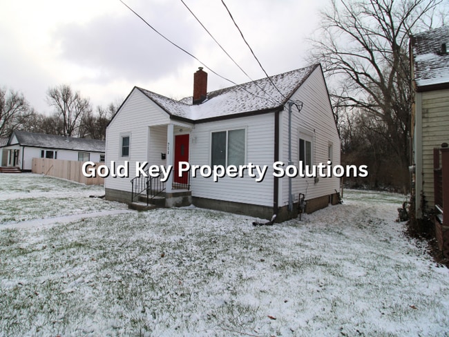 Photo - COMING SOON!! 2 BR 1 BA House with New Flooring and Paint (SECTION 8 APPROVED)