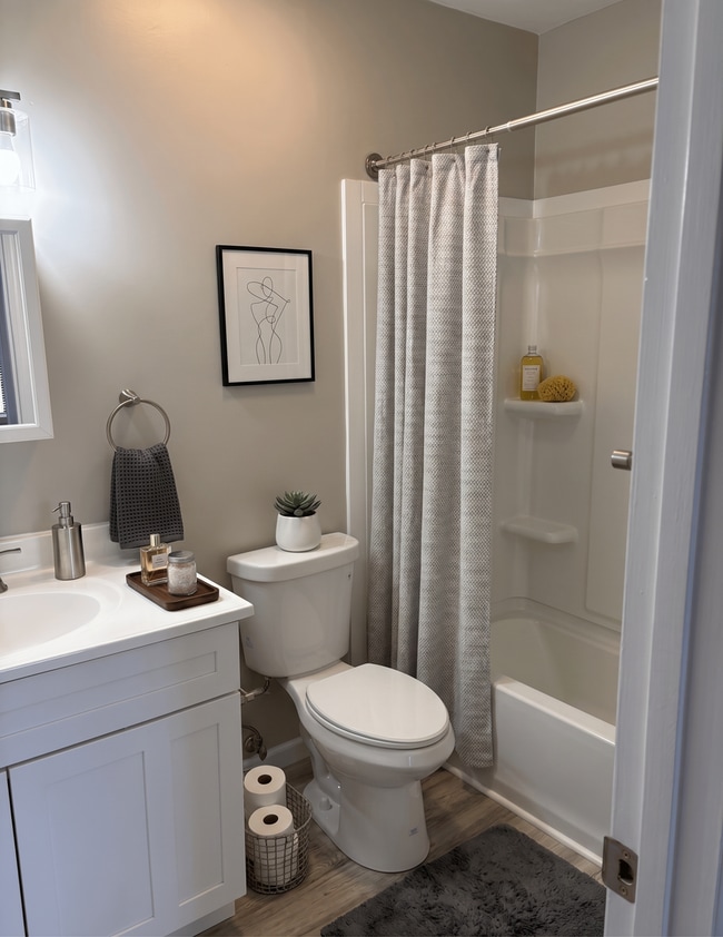 Photo - The Oaks Apartments