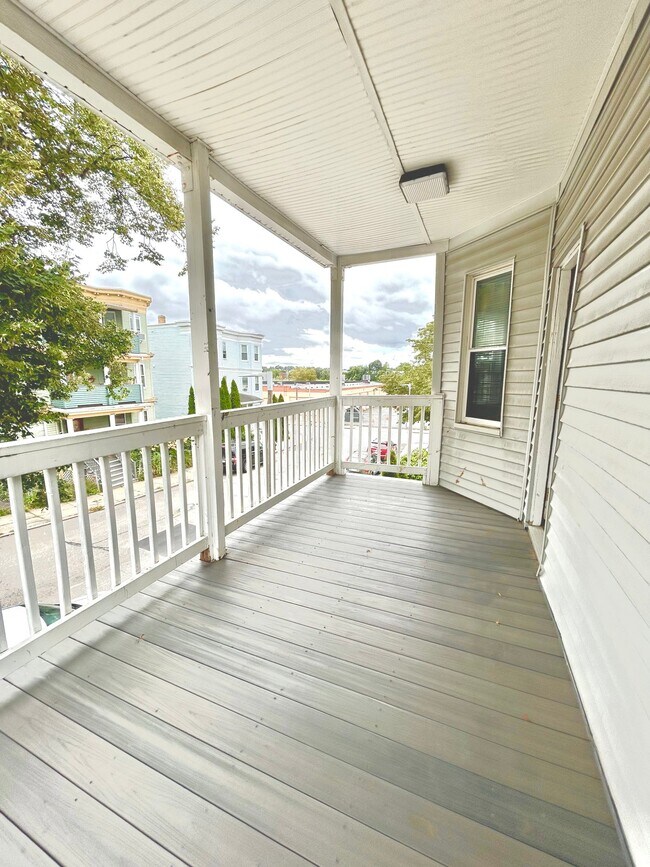 81 Kingsdale St