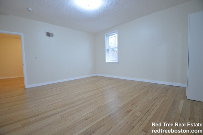 Photo - 303 Hancock St Unit 2