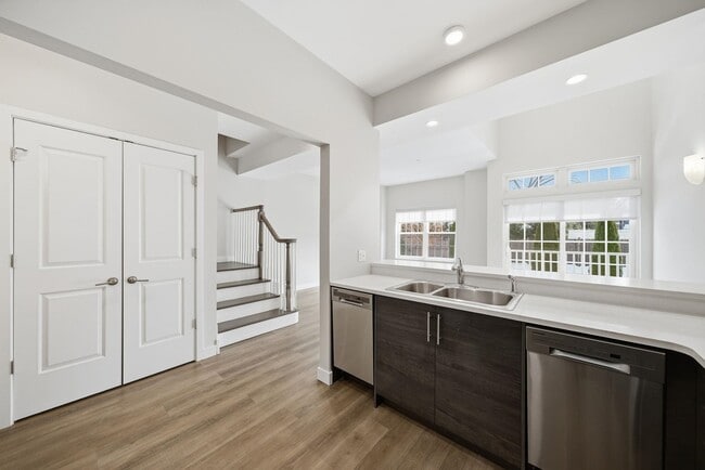 Photo - 764 New Bridge Rd Unit 2P