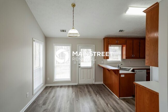 Photo - 3 Bedroom Pet-Friendly Home in FLOWERY BRA...