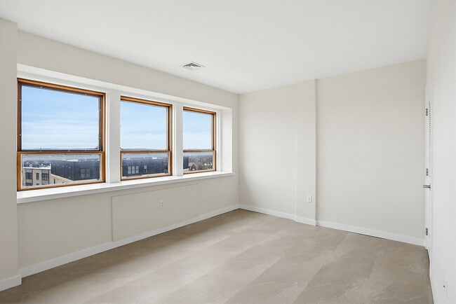 250_College_Avenue_0005 - West End Place