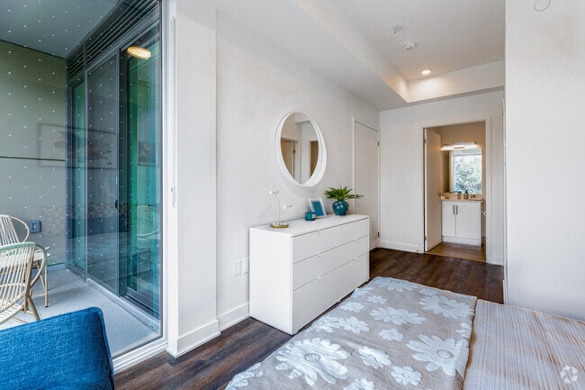 1BR + Den, 2BA - 734SF - Bedroom
