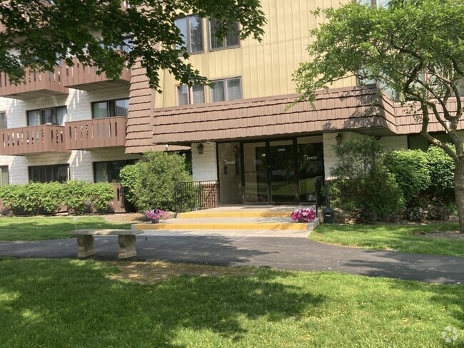 Building Photo - 12900 W Heiden Cir Unit 4206 Rental