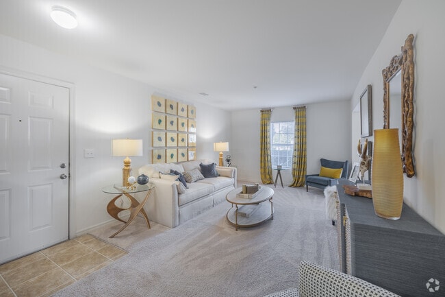 2BR, 2BA - 1,035SF - Living Room