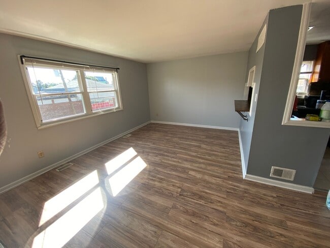 Building Photo - 4421 Strahle St Unit 2 Rental
