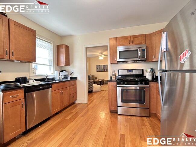 Photo - 78 Brooks St Condo