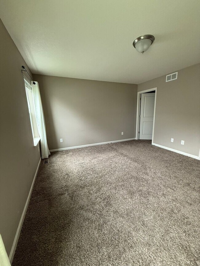 Photo - Spacious 4?BD | 2?BA Home with Finished Lo...