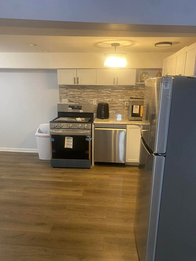 Photo - 7240 S Cornell Ave Unidad B