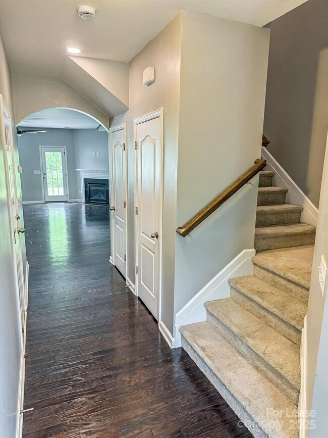 Photo - 2752 Sawbridge Ln