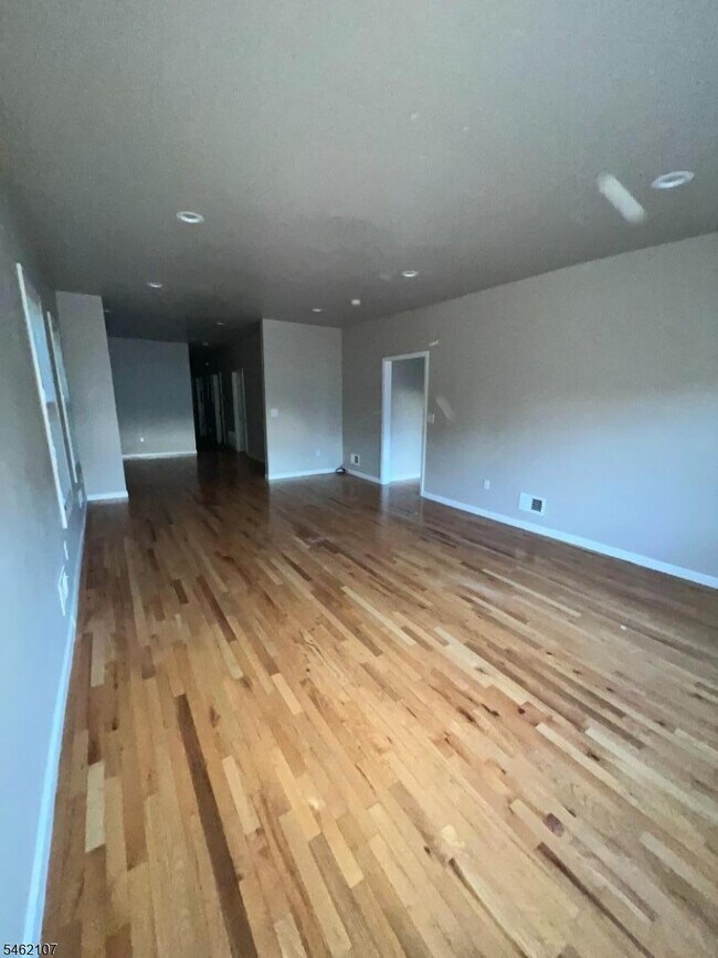 485 E 27th St Unit 1