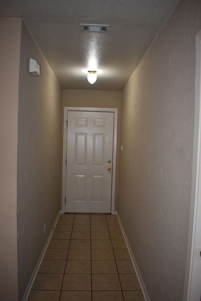Building Photo - GET AWAY FROM IT ALL!!! BEAUTIFUL COUNTRY SETTING 3 Br 2 Bath close to Stillhouse Lake