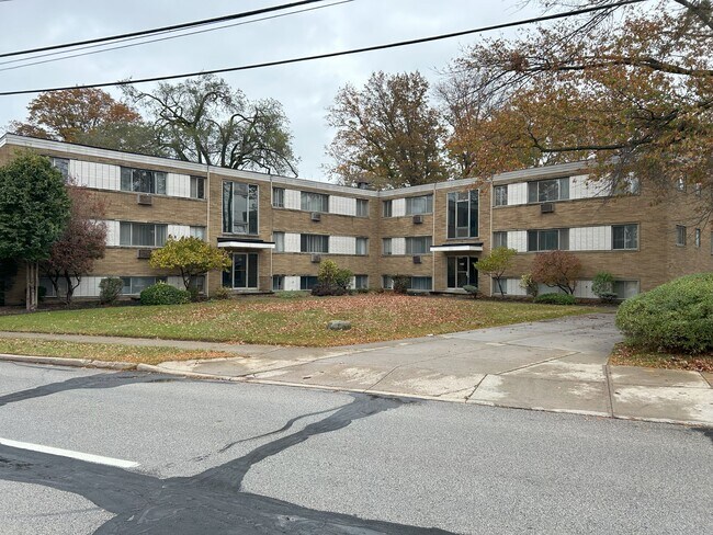 Photo - 2275 Warren Rd Apartments