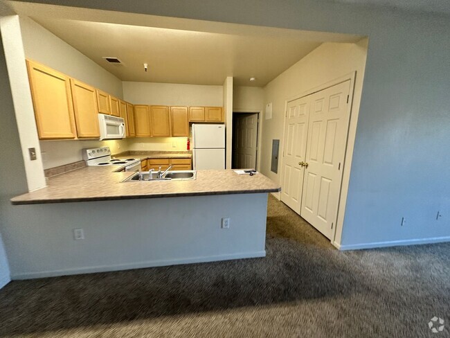 Building Photo - *MOVE-IN SPECIAL $500 off first full month... Unit 101 Rental