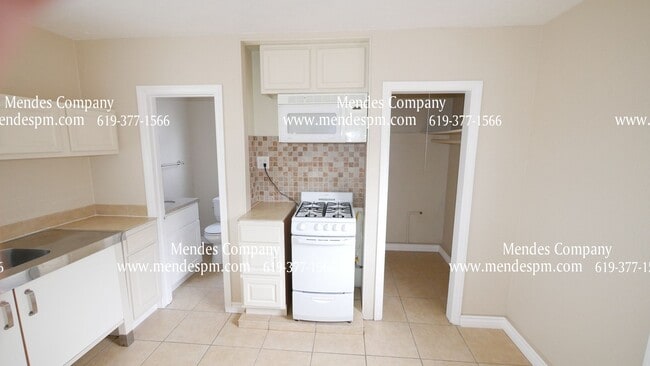 Photo - 1735 E 10th St