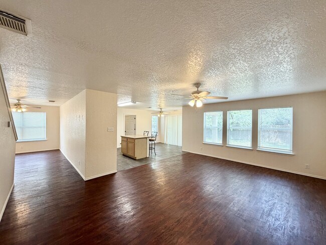 Photo - 369 Copper Bluff Dr