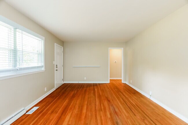 Photo - 1108 Sherwood Forest Dr