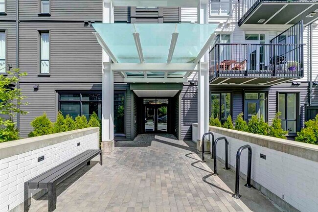 Photo - 10168-10168 149 St